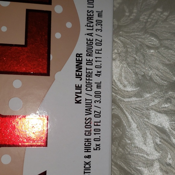 Kylie Jenner Liquid Lipstick Vault 💄 - Picture 3 of 4